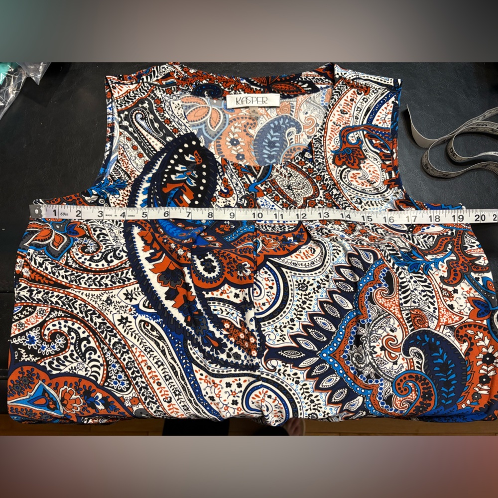 Kasper Paisley Sleeveless Blouse Size Medium. Stretch, colorful, office, summer - Picture 9 of 12